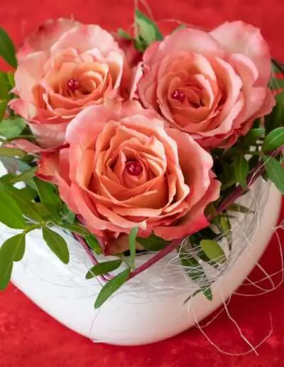 08144 Gartenbaugruppe Wuerzburg Valentinsschale Mit Rosen