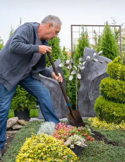 Grabpflege vom Fachmann